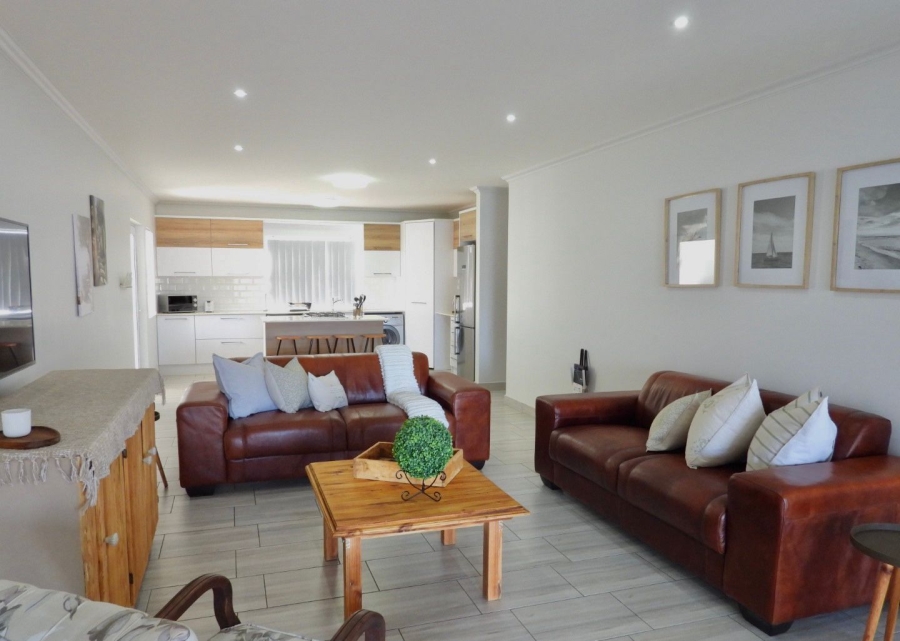 To Let 3 Bedroom Property for Rent in Aston Bay Eastern Cape
